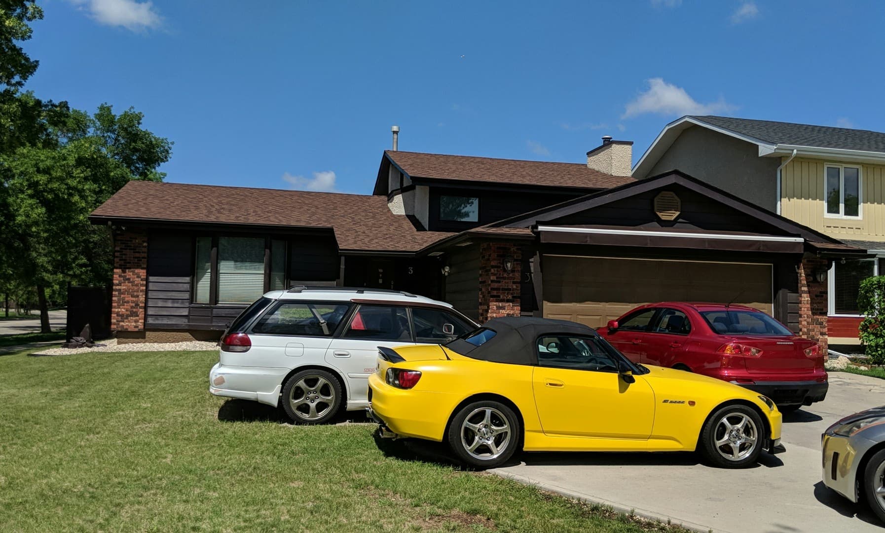 A house with cars