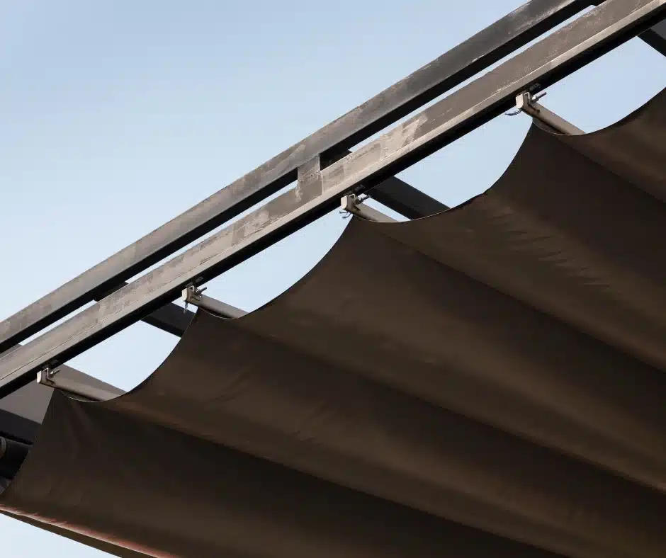Retractable roofing